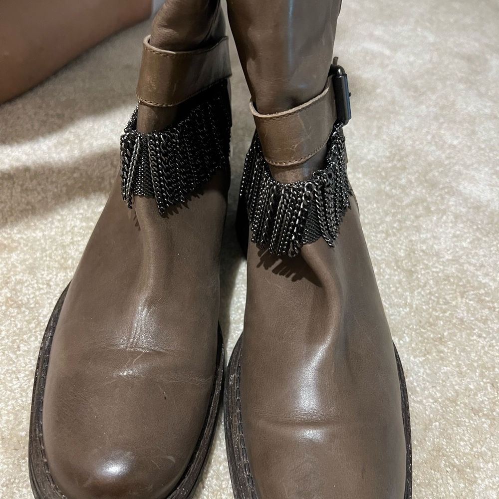 Women’s booties brown